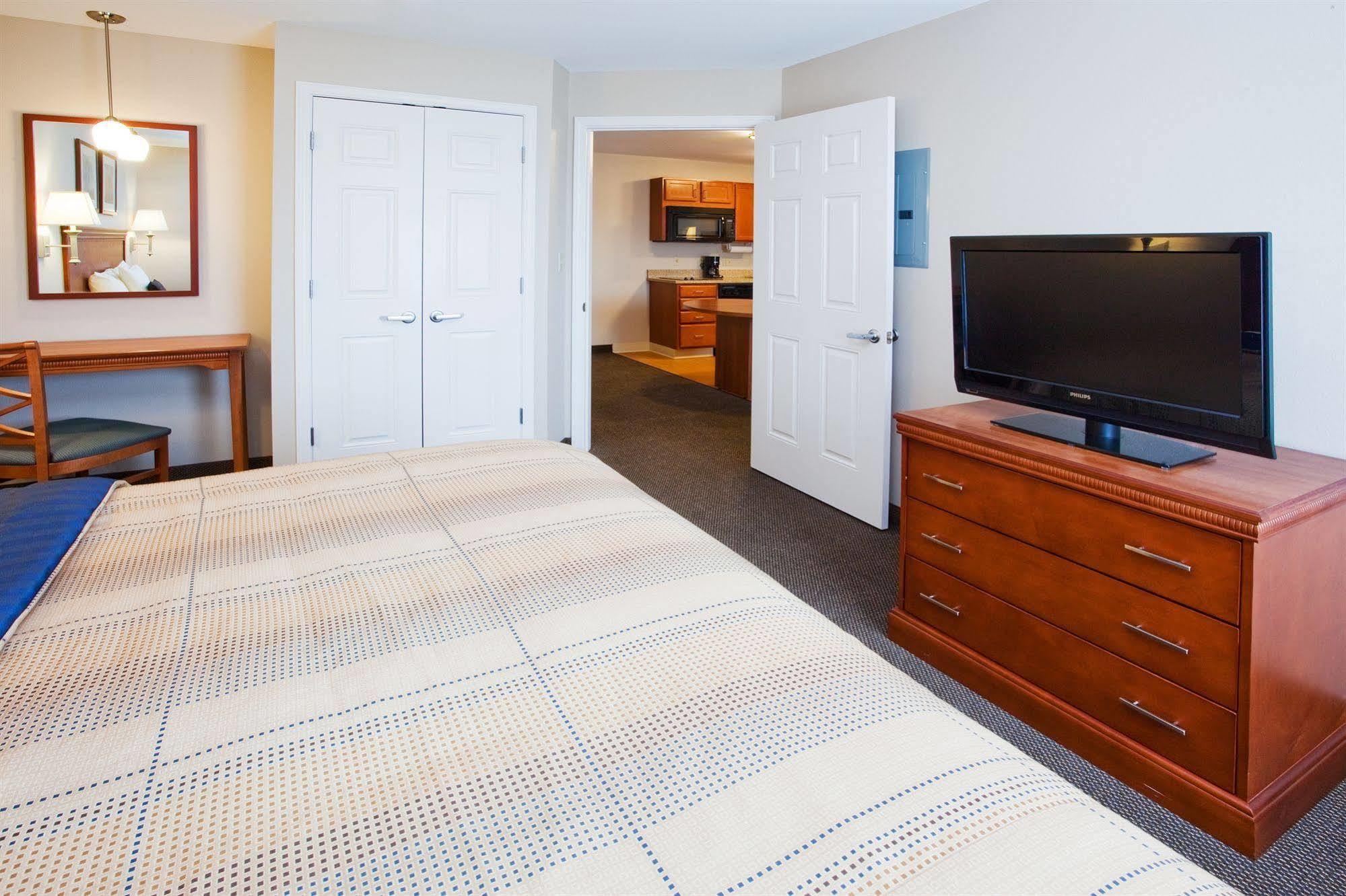 Candlewood Suites Kalamazoo By Ihg Room photo